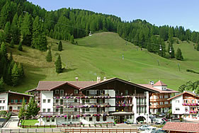 Charming Hotel Genziana - Selva di Val Gardena / Dolomiti - Wolkenstein in Gröden / Dolomiten
