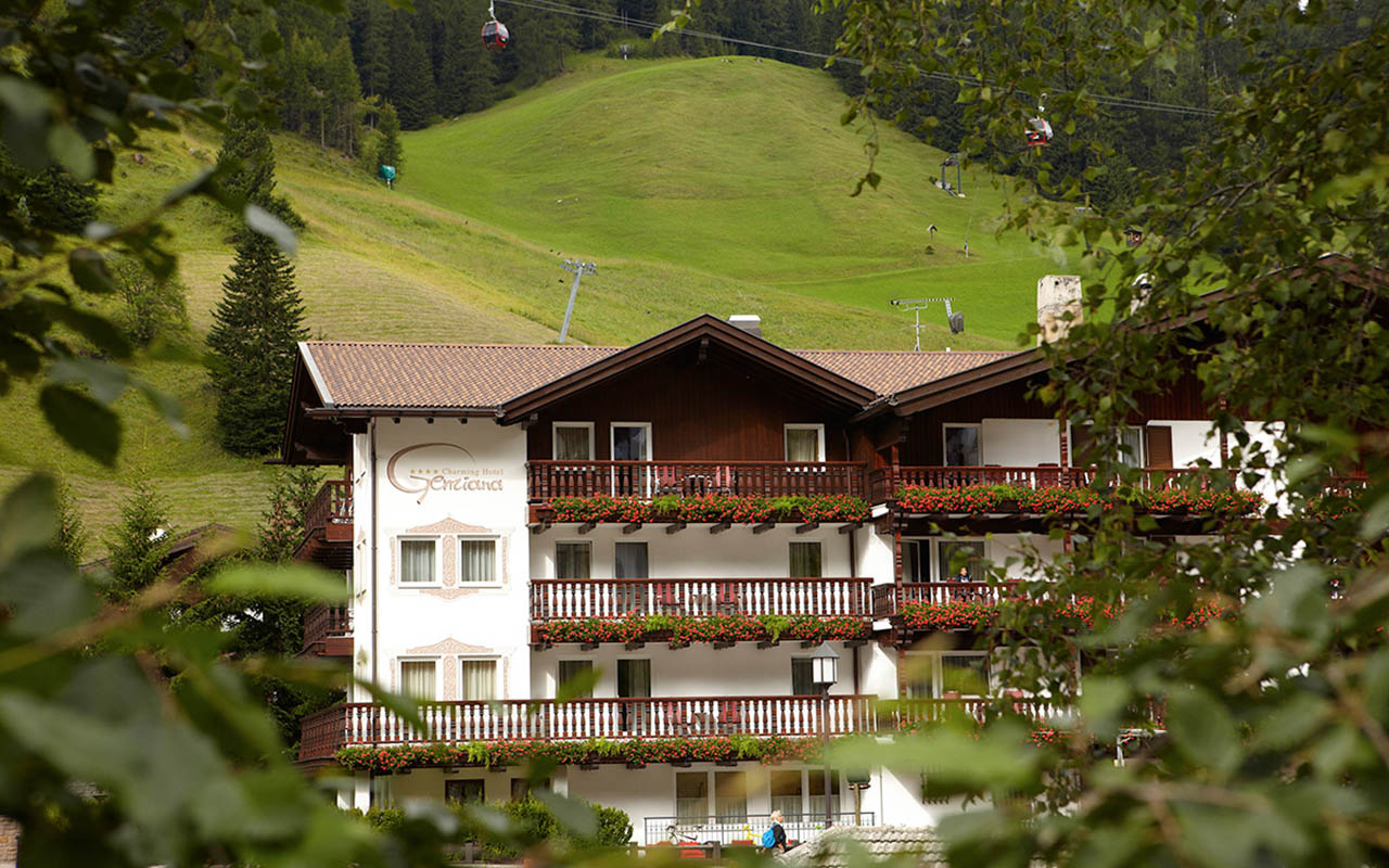 Hotel Genziana im Sommer